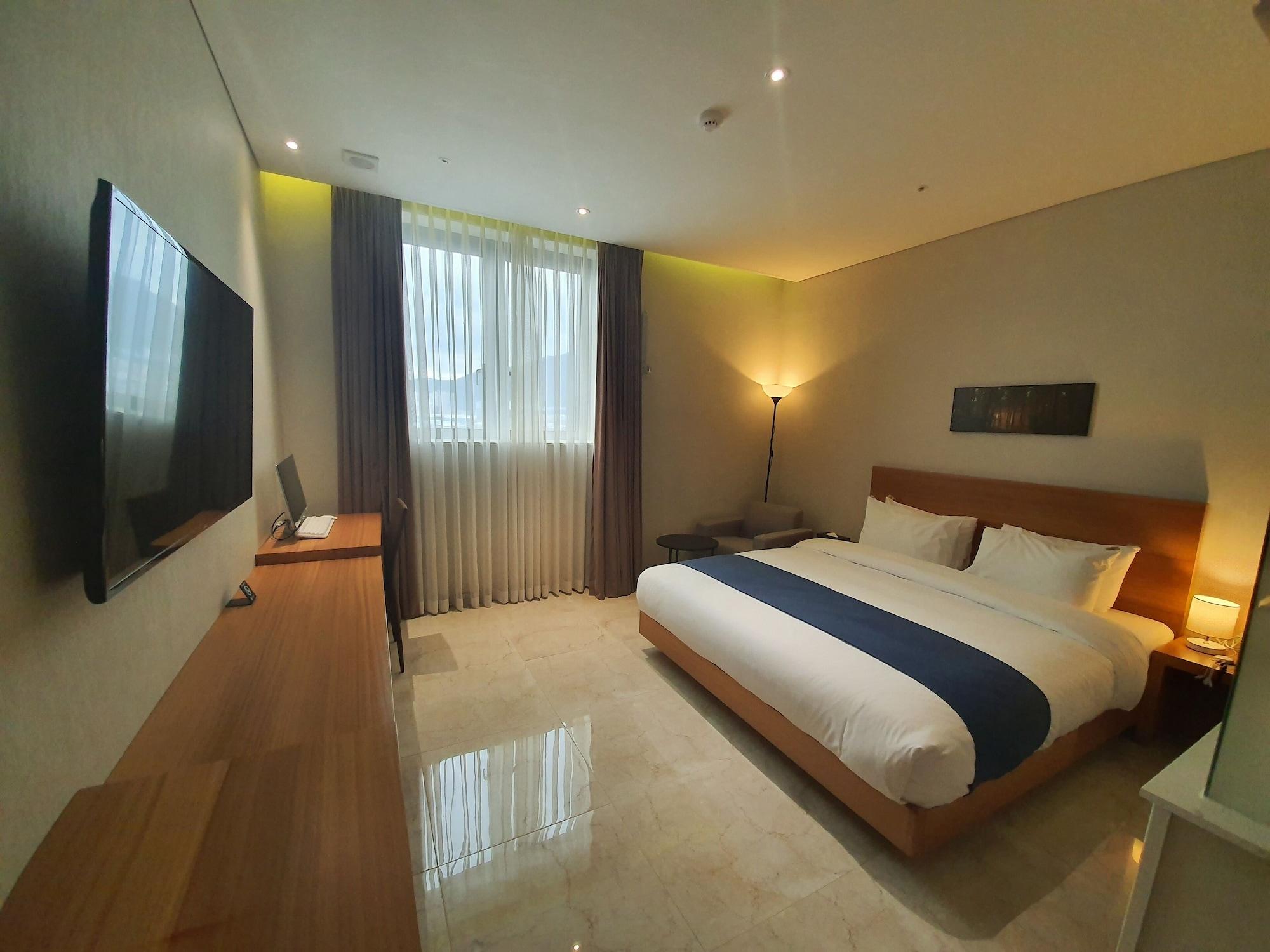 Benikea Hotel Yangsan Exterior photo