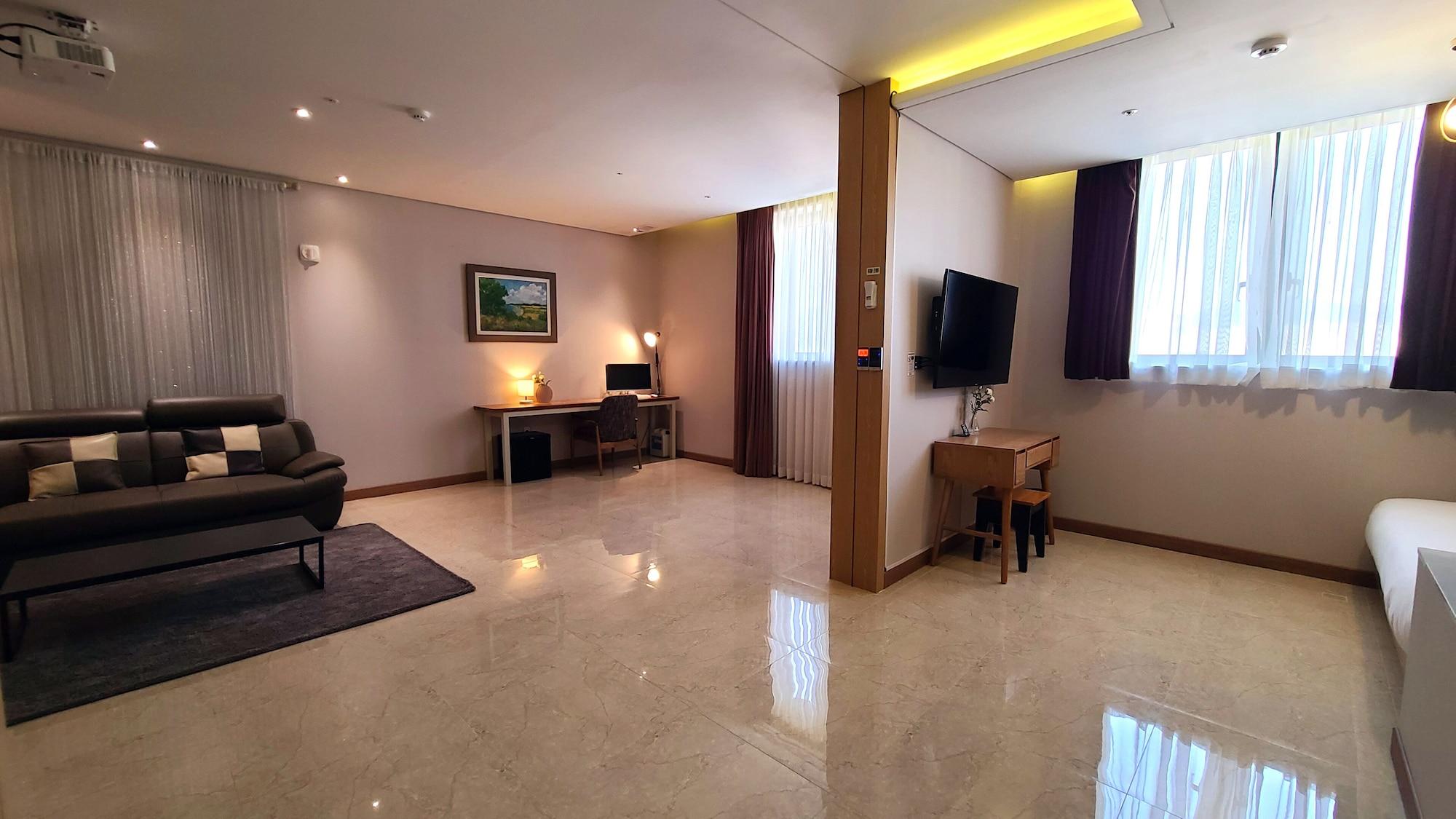 Benikea Hotel Yangsan Exterior photo