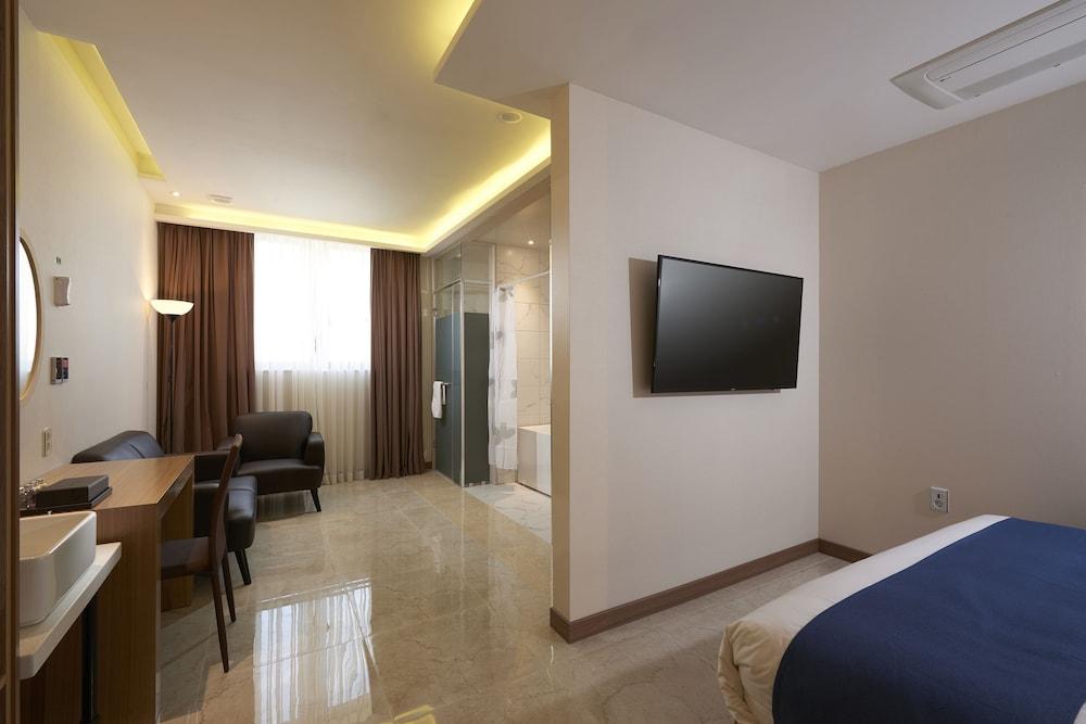 Benikea Hotel Yangsan Exterior photo