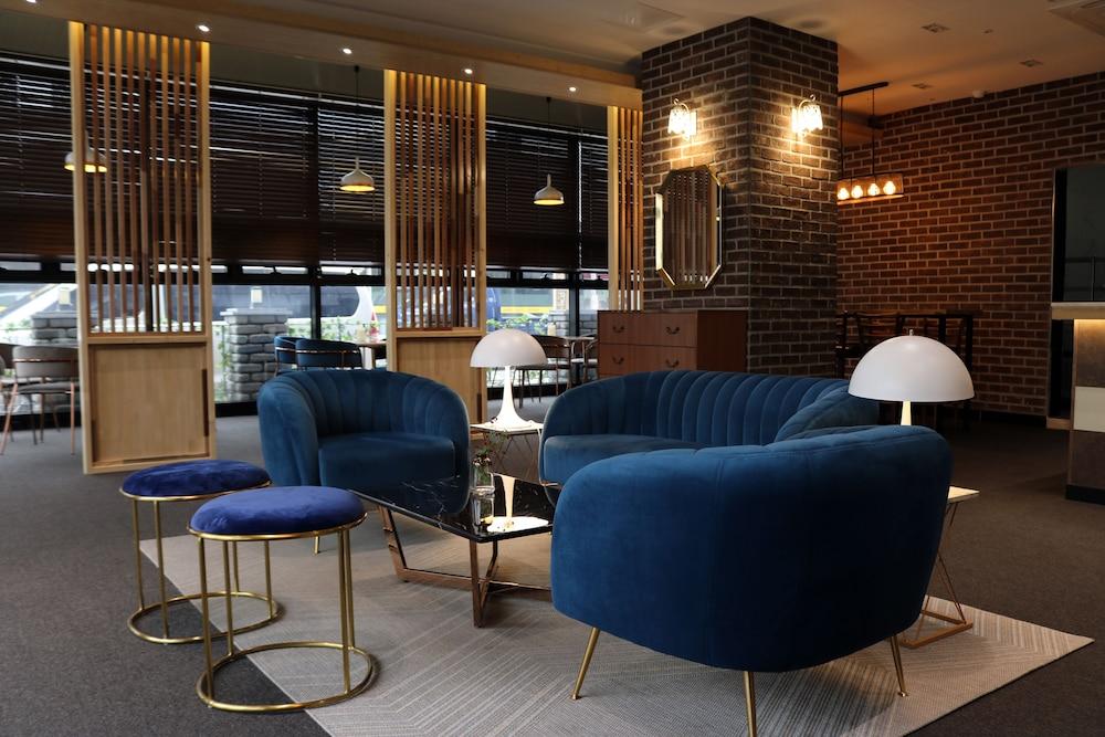 Benikea Hotel Yangsan Exterior photo